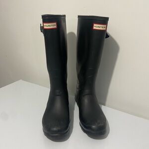 Black Hunter rain boots women's size 8.